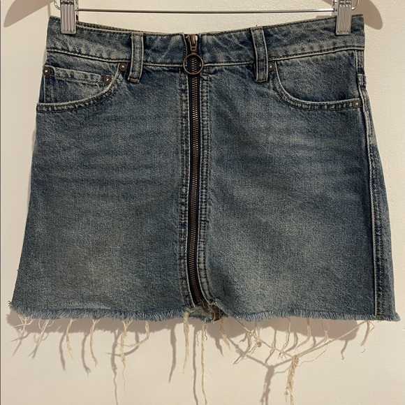 Free People We The Free Zip It Up O-Ring Denim Mini Skirt Sz 24 - Picture 4 of 8